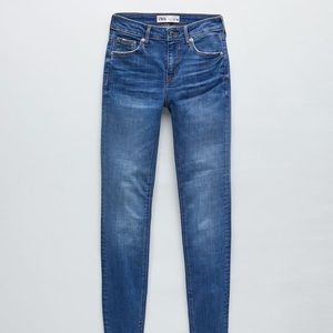 ZARA SKINNY JEANS